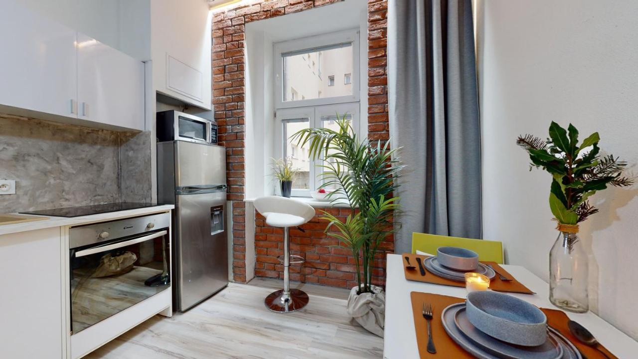New Stylish Place For Couple Братислава Екстер'єр фото