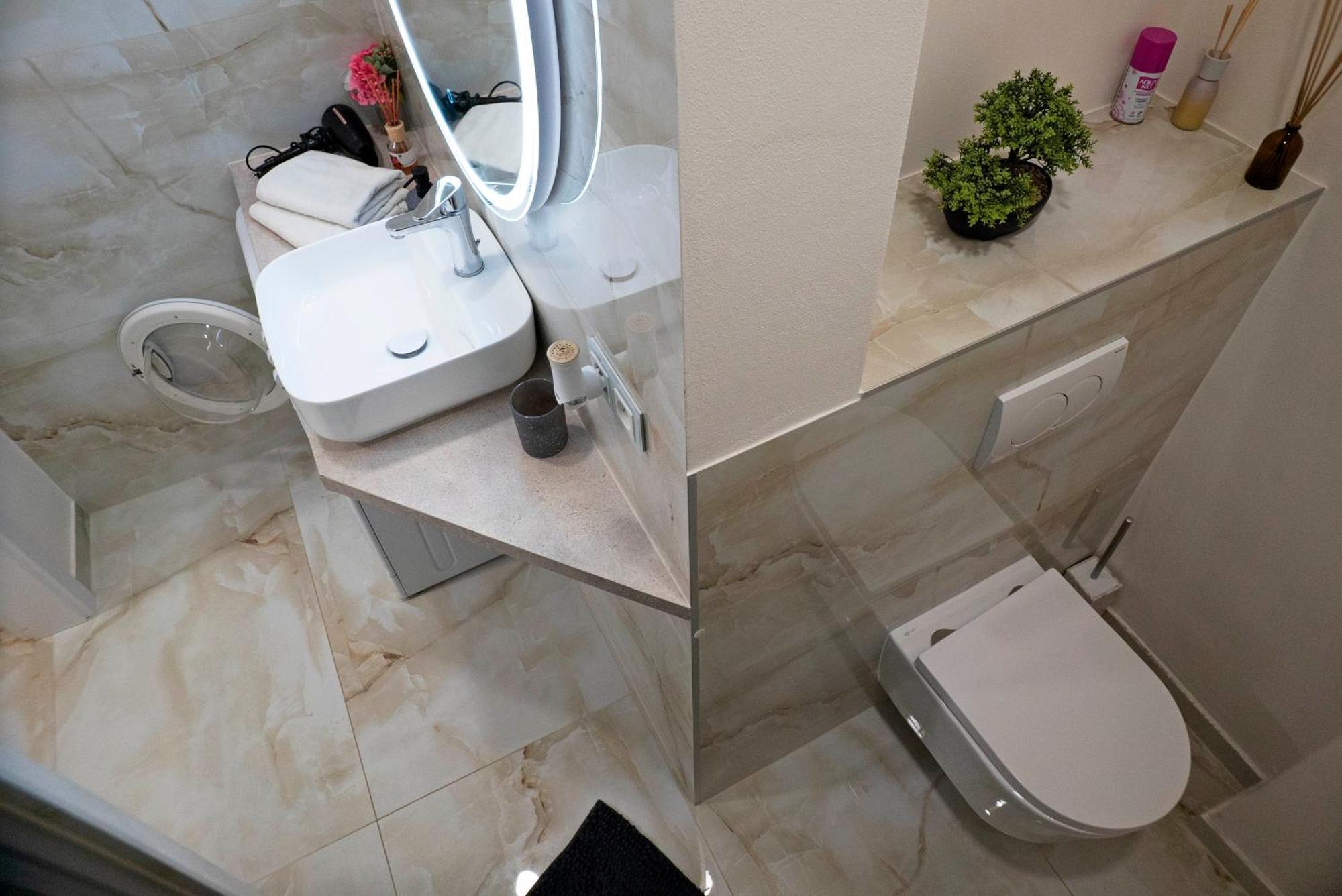New Stylish Place For Couple Братислава Екстер'єр фото
